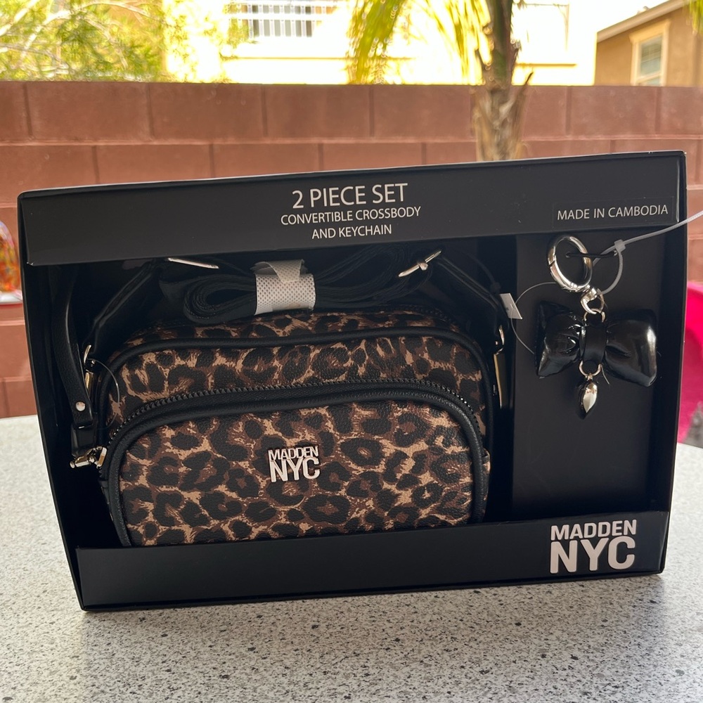 Madden NYC Leopard Print Crossbody and Keychain Set, so cute never used!!🐆